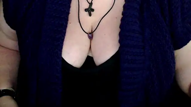 Snapshot of mayasmith chatting on 04-01-26, 02:14 mayasmith online show from 04-01-26, 02:14