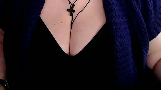 Snapshot of mayasmith chatting on 04-08-26, 08:03 mayasmith online show from 04-08-26, 08:03