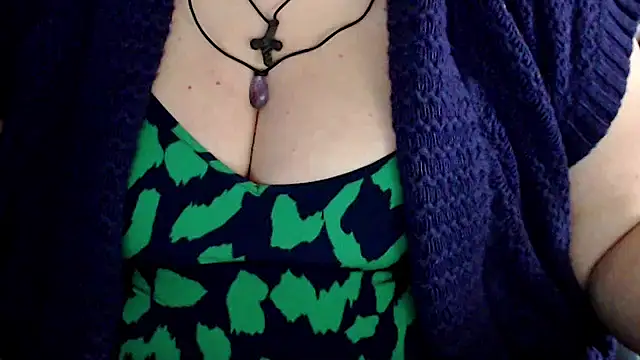 Snapshot of mayasmith chatting on 04-15-26, 09:27 mayasmith online show from 04-15-26, 09:27