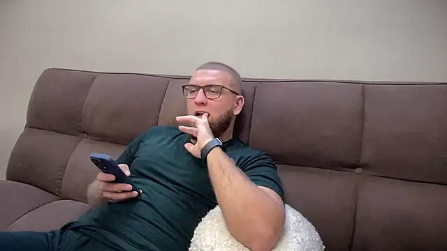 Bear bear  online show from 01-03-25, 10:09