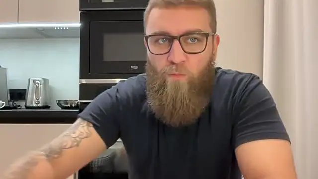 Bear bear  online show from 11-25-25, 11:21