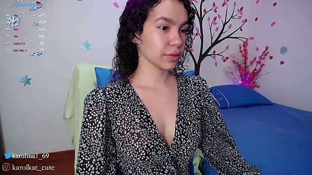 Snapshot of Karolina_1 chatting on 12-16-24, 02:05 Karolina 1 online show from 12-16-24, 02:05