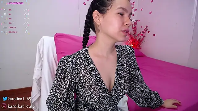 Snapshot of Karolina_1 chatting on 01-13-25, 02:21 Karolina 1 online show from 01-13-25, 02:21