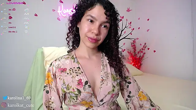 Snapshot of Karolina_1 chatting on 02-27-25, 12:10 Karolina 1 online show from 02-27-25, 12:10