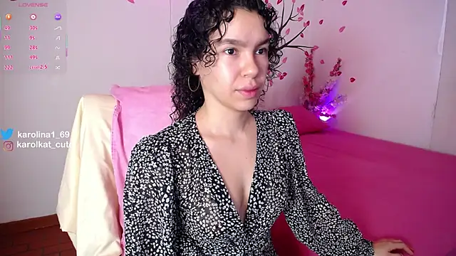 Snapshot of Karolina_1 chatting on 10-27-25, 01:37 Karolina 1 online show from 10-27-25, 01:37