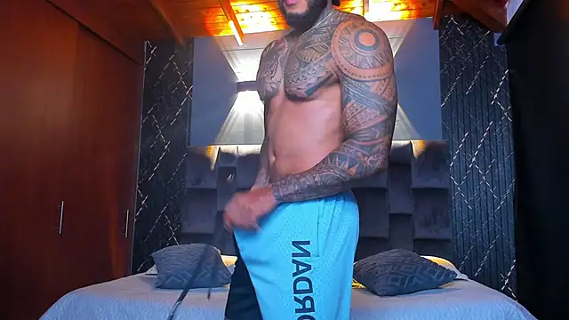 muscle man16 online show from 12-13-24, 02:38