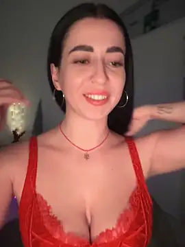 Snapshot of Emylia chatting on 12-11-24, 09:34 Emylia online show from 12-11-24, 09:34