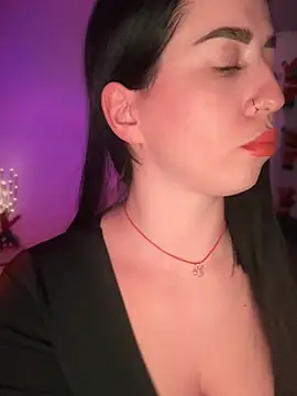 Snapshot of Emylia chatting on 12-14-24, 09:35 Emylia online show from 12-14-24, 09:35