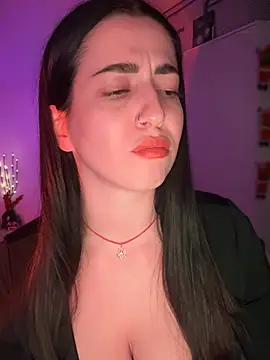 Snapshot of Emylia chatting on 12-15-24, 01:02 Emylia online show from 12-15-24, 01:02