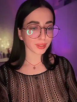 Snapshot of Emylia chatting on 12-29-24, 08:15 Emylia online show from 12-29-24, 08:15