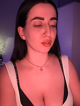 Snapshot of Emylia chatting on 01-23-25, 12:04 Emylia online show from 01-23-25, 12:04