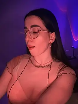 Snapshot of Emylia chatting on 02-16-25, 07:49 Emylia online show from 02-16-25, 07:49