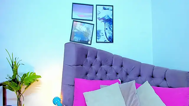 Gretta Queen online show from 11-23-25, 03:45