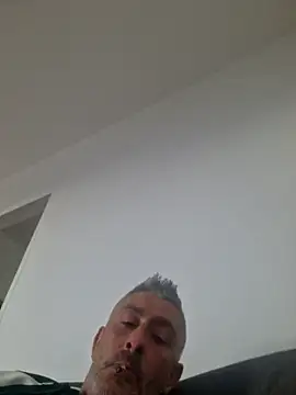 Snapshot of cuci45 chatting on 02-14-26, 10:01 cuci45 online show from 02-14-26, 10:01