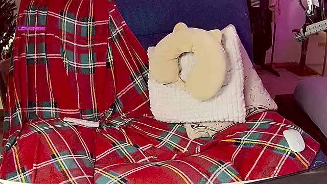 cutenessa online show from 12-24-24, 11:00