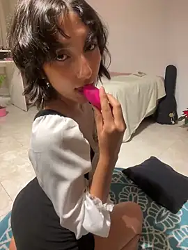 aurora xoxo online show from 12-11-24, 05:00