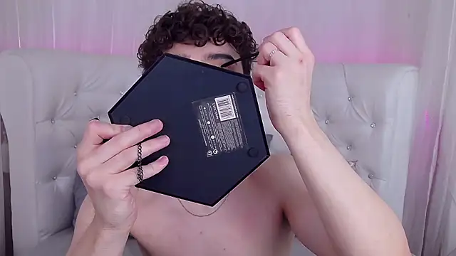 RobbyCharming online show from 11-30-25, 03:54