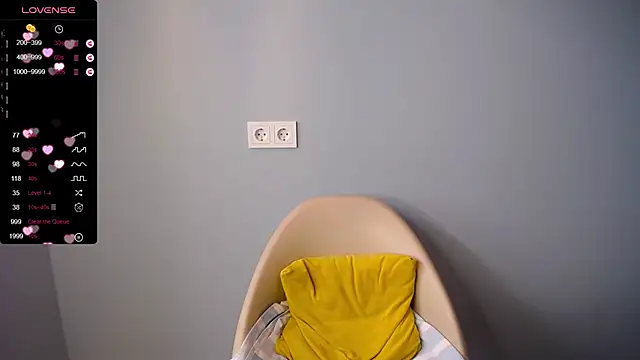 Snapshot of BubbbleGumm chatting on 11-05-25, 08:03 BubbbleGumm online show from 11-05-25, 08:03