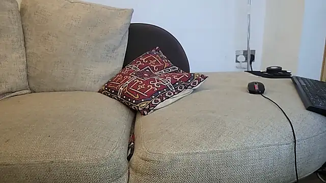 uk-bobbie-uk online show from 10-21-25, 06:25