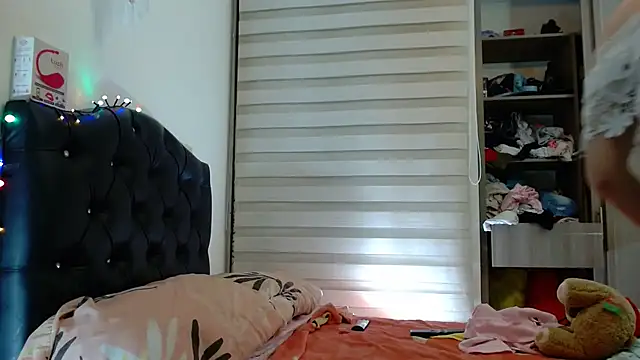 Snapshot of gooddes303salome chatting on 11-17-25, 07:25 gooddes303salome online show from 11-17-25, 07:25