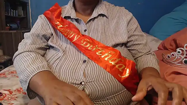 CUTEFIRMMELONSS online show from 02-11-26, 11:59