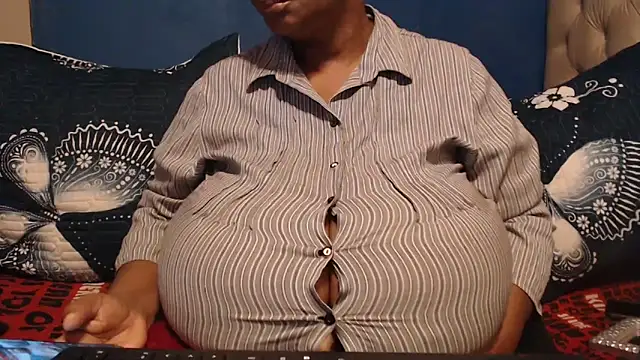 CUTEFIRMMELONSS online show from 03-08-26, 04:16