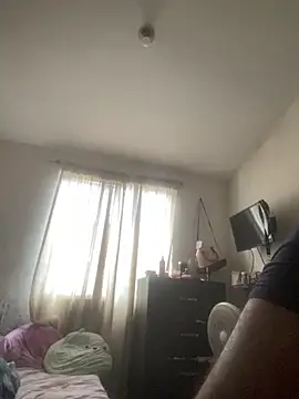 Snapshot of thegoldensexting420 chatting on 09-10-25, 03:01 thegoldensexting420 online show from 09-10-25, 03:01