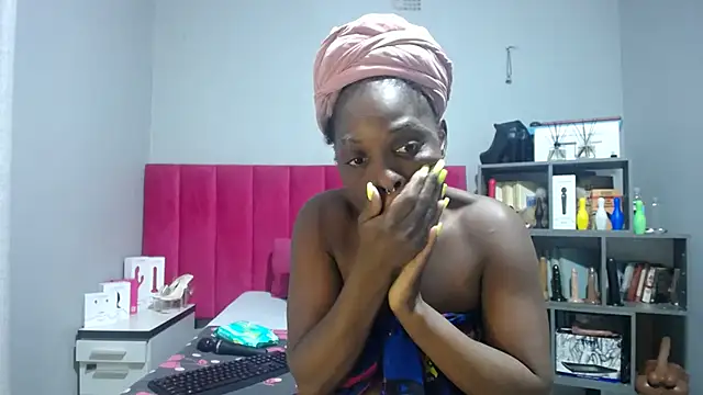 Shaniko89 online show from 11-05-25, 05:13