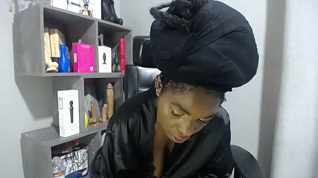 Shaniko89 online show from 12-04-25, 05:39