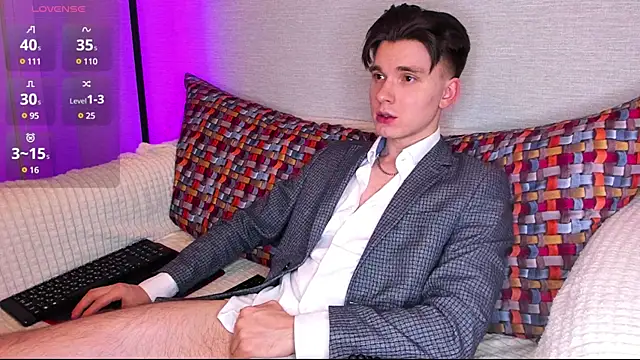 Snapshot of maxboy4 chatting on 01-30-25, 04:45 maxboy4 online show from 01-30-25, 04:45