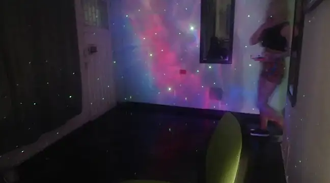 Snapshot of Sophi-tayson chatting on 12-05-24, 02:20 Sophi-tayson online show from 12-05-24, 02:20