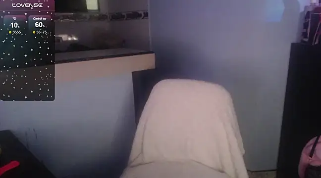 Snapshot of Sophi-tayson chatting on 12-13-24, 02:21 Sophi-tayson online show from 12-13-24, 02:21