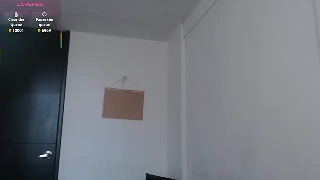 Snapshot of Sophi-tayson chatting on 10-02-25, 06:37 Sophi-tayson online show from 10-02-25, 06:37