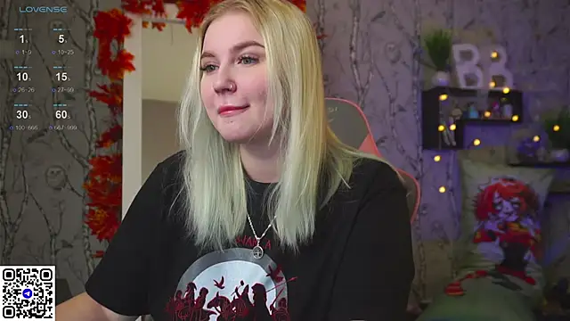 Snapshot of Moon_Valkyrie chatting on 10-12-25, 09:30 Moon Valkyrie online show from 10-12-25, 09:30