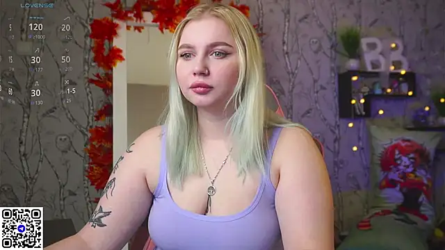 Snapshot of Moon_Valkyrie chatting on 10-17-25, 09:56 Moon Valkyrie online show from 10-17-25, 09:56