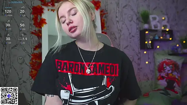 Snapshot of Moon_Valkyrie chatting on 10-19-25, 11:22 Moon Valkyrie online show from 10-19-25, 11:22