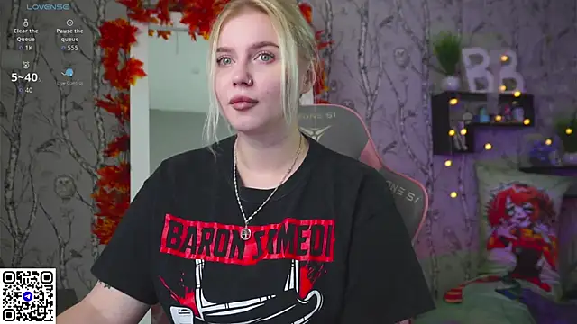 Snapshot of Moon_Valkyrie chatting on 10-21-25, 07:53 Moon Valkyrie online show from 10-21-25, 07:53