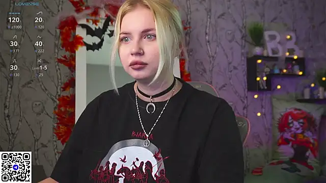 Snapshot of Moon_Valkyrie chatting on 10-30-25, 11:33 Moon Valkyrie online show from 10-30-25, 11:33