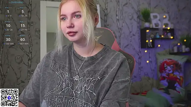 Snapshot of Moon_Valkyrie chatting on 11-19-25, 09:53 Moon Valkyrie online show from 11-19-25, 09:53