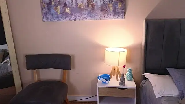 MiaFranklyn online show from 02-11-25, 01:31