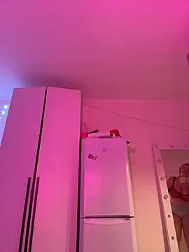 OdriOlsens online show from 12-14-25, 06:08