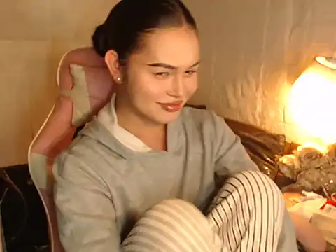 Snapshot of Ashely_Lewis chatting on 11-24-25, 02:28 Ashely Lewis online show from 11-24-25, 02:28