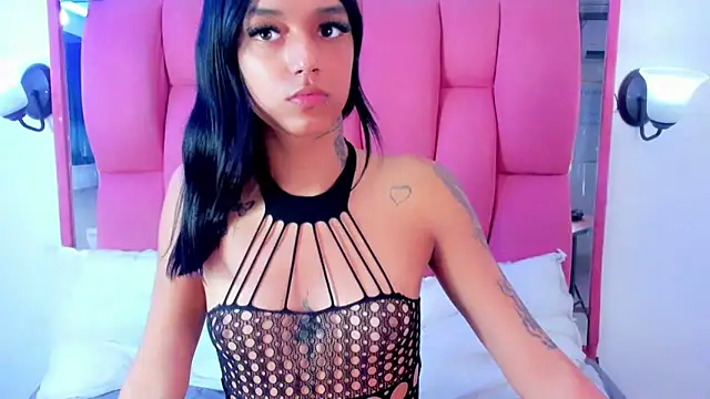 Snapshot of XXVIOLETTAXX chatting on 12-18-24, 05:00 XXVIOLETTAXX online show from 12-18-24, 05:00
