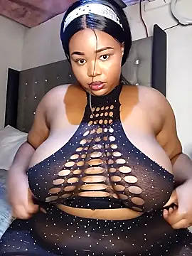 Snapshot of Aaaliyah445 chatting on 10-21-25, 06:30 Aaaliyah445 online show from 10-21-25, 06:30