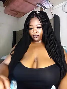 Snapshot of Aaaliyah445 chatting on 11-14-25, 04:33 Aaaliyah445 online show from 11-14-25, 04:33