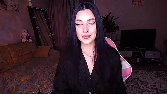 Snapshot of __Malika__ chatting on 02-10-26, 03:38 Malika online show from 02-10-26, 03:38