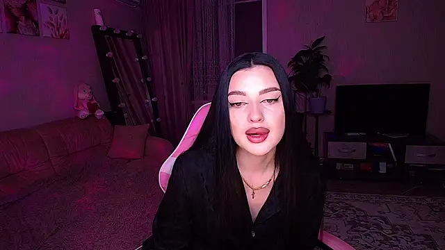 Snapshot of __Malika__ chatting on 03-13-26, 04:35 Malika online show from 03-13-26, 04:35