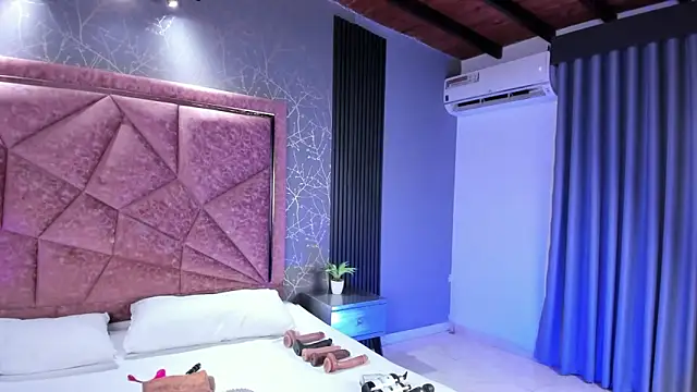 Amanda-Cruz online show from 04-09-26, 02:11