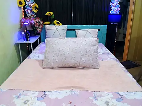 UrAsianPrincessDanie online show from 12-17-25, 06:03