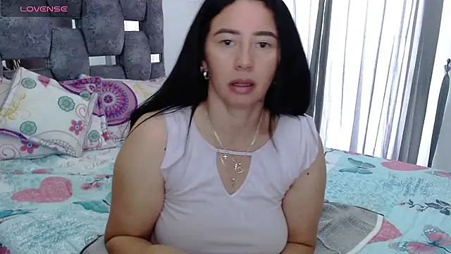 sara hott 1 online show from 10-31-25, 01:56